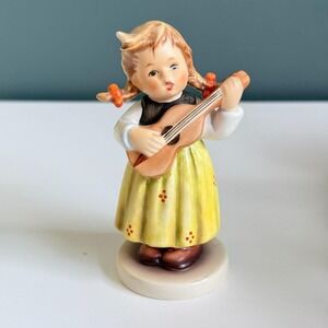 Hummel‎ Figurine #557 "Strum Along" with song and sound without original box C1